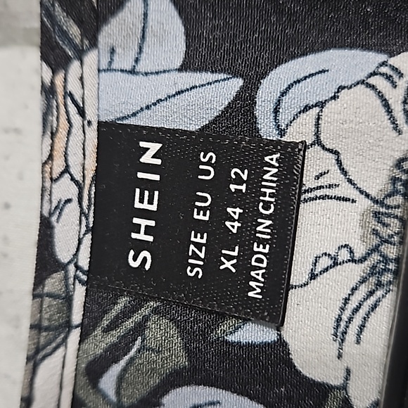 SheIn Floral Bodysuit Size XL - Picture 2 of 4